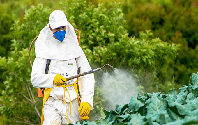 ترکیب شدن علف کش با کود مایع